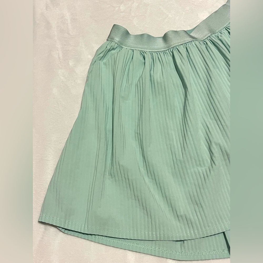 All in Motion Light Green Girls Pleated Skirt w/ Shorts and Pockets Skort Sz 14 - Picture 2 of 11